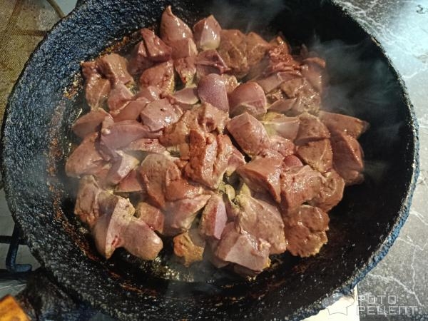 Рецепт: Печень свиная тушеная - с луком и морковью Рецепт: Печень свиная тушеная - с луком и морковью