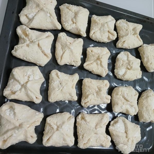 Рецепт: Печенье "Конвертики с творогом" - Полезные булочки-печенье с творогом без муки. Конвертики из творожного теста с творожной начинкой. Рецепт: Печенье "Конвертики с творогом" - Полезные булочки-печенье с творогом без муки. Конвертики из творожного теста с творожной начинкой.