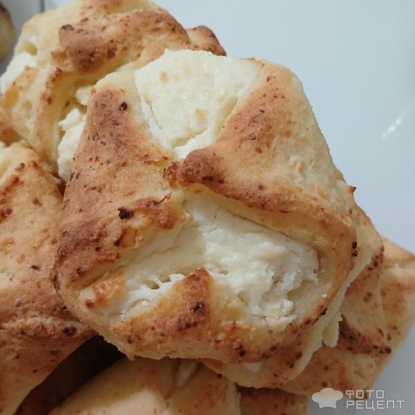 Рецепт: Печенье "Конвертики с творогом" - Полезные булочки-печенье с творогом без муки. Конвертики из творожного теста с творожной начинкой. Рецепт: Печенье "Конвертики с творогом" - Полезные булочки-печенье с творогом без муки. Конвертики из творожного теста с творожной начинкой.