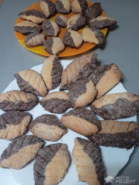 Рецепт: Печенье "Осенние листья" - Двухцветное, шоколадное, простое, быстрое и вкусное Рецепт: Печенье "Осенние листья" - Двухцветное, шоколадное, простое, быстрое и вкусное