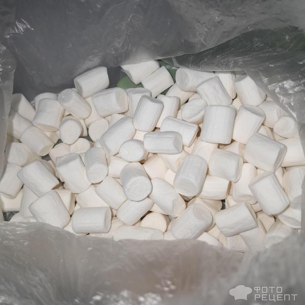 Рецепт: Печенье "Снеговик" - Новогодние десерты для детей. Как сделать снеговичка из маршмеллоу?