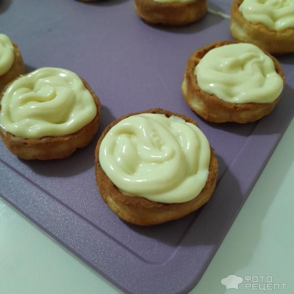 Рецепт: Печенье "Снеговик" - Новогодние десерты для детей. Как сделать снеговичка из маршмеллоу?