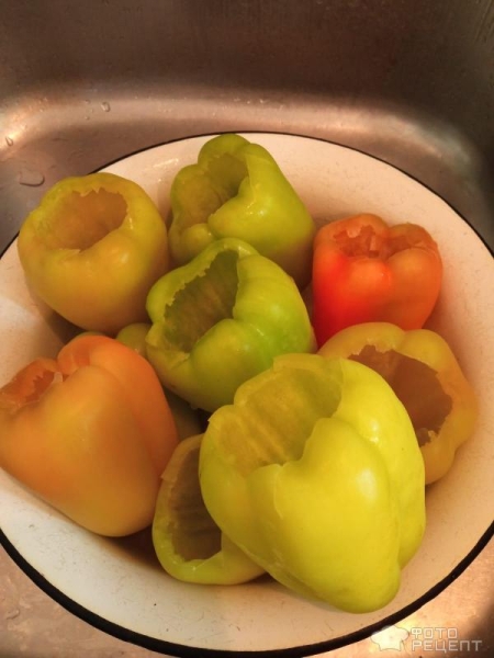 Рецепт: Перец болгарский фаршированный - С мясом и овощами Рецепт: Перец болгарский фаршированный - С мясом и овощами