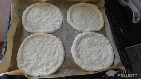 Рецепт: Пицца из дрожжевого теста - Лёгкий рецепт очень вкусной пиццы. Рецепт: Пицца из дрожжевого теста - Лёгкий рецепт очень вкусной пиццы.