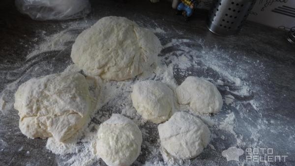 Рецепт: Пицца из дрожжевого теста - Лёгкий рецепт очень вкусной пиццы. Рецепт: Пицца из дрожжевого теста - Лёгкий рецепт очень вкусной пиццы.