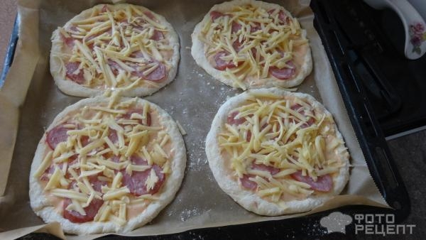 Рецепт: Пицца из дрожжевого теста - Лёгкий рецепт очень вкусной пиццы. Рецепт: Пицца из дрожжевого теста - Лёгкий рецепт очень вкусной пиццы.