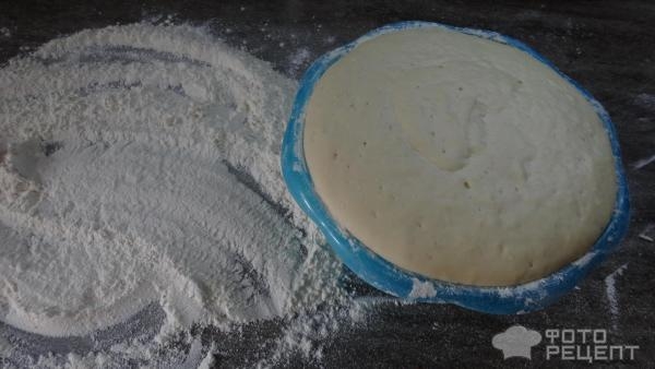 Рецепт: Пицца из дрожжевого теста - Лёгкий рецепт очень вкусной пиццы. Рецепт: Пицца из дрожжевого теста - Лёгкий рецепт очень вкусной пиццы.