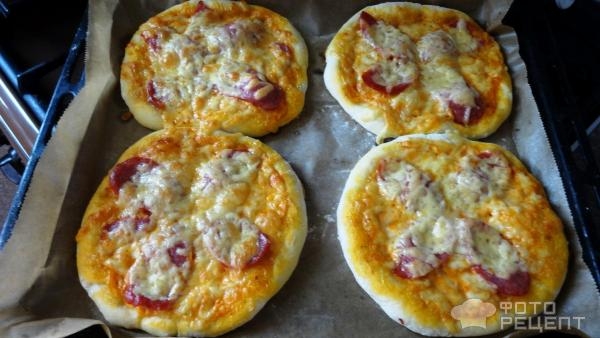 Рецепт: Пицца из дрожжевого теста - Лёгкий рецепт очень вкусной пиццы. Рецепт: Пицца из дрожжевого теста - Лёгкий рецепт очень вкусной пиццы.