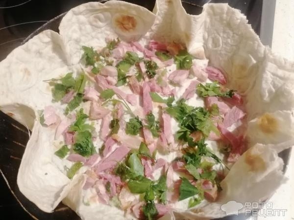 Рецепт: Пицца на основе из лаваша - быстрый, вкусный и сытный завтрак Рецепт: Пицца на основе из лаваша - быстрый, вкусный и сытный завтрак