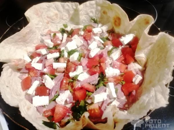 Рецепт: Пицца на основе из лаваша - быстрый, вкусный и сытный завтрак Рецепт: Пицца на основе из лаваша - быстрый, вкусный и сытный завтрак