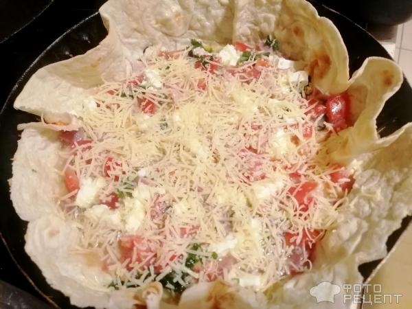 Рецепт: Пицца на основе из лаваша - быстрый, вкусный и сытный завтрак Рецепт: Пицца на основе из лаваша - быстрый, вкусный и сытный завтрак