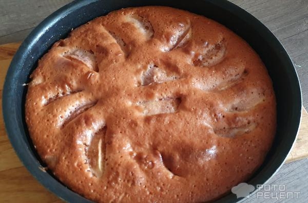 Рецепт: Пирог из киселя - Шарлотка из сухого киселя с карамельными яблоками