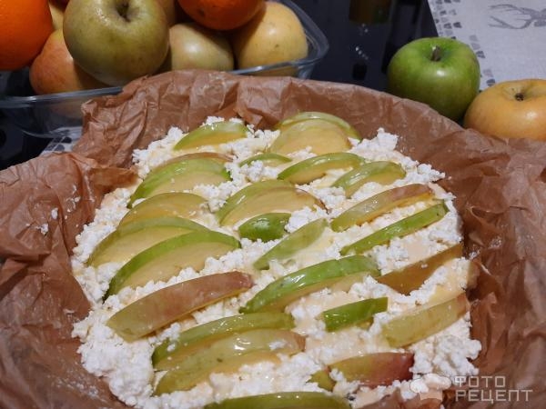 Рецепт: Пирог яблочный быстрый - С творогом. Рецепт: Пирог яблочный быстрый - С творогом.