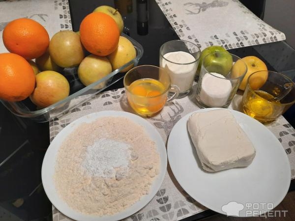 Рецепт: Пирог яблочный быстрый - С творогом. Рецепт: Пирог яблочный быстрый - С творогом.