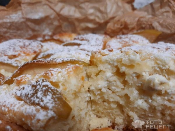 Рецепт: Пирог яблочный быстрый - С творогом. Рецепт: Пирог яблочный быстрый - С творогом.