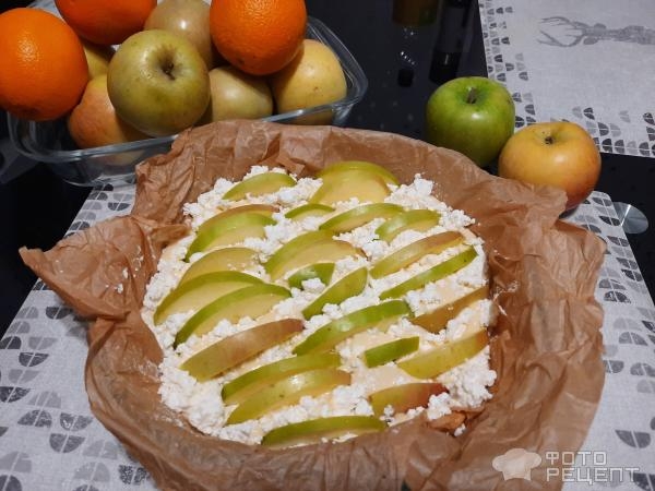 Рецепт: Пирог яблочный быстрый - С творогом. Рецепт: Пирог яблочный быстрый - С творогом.
