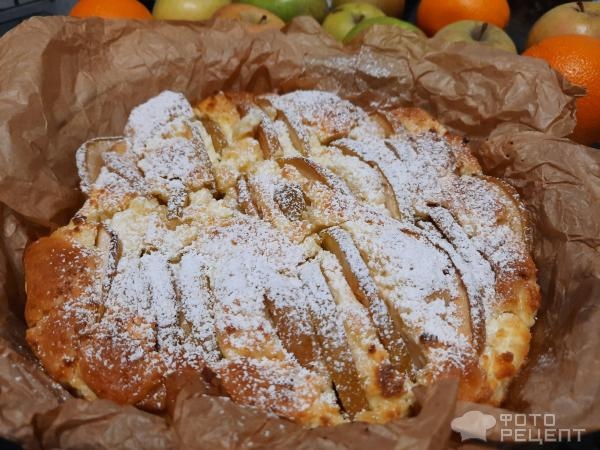 Рецепт: Пирог яблочный быстрый - С творогом. Рецепт: Пирог яблочный быстрый - С творогом.