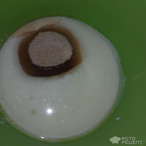 Рецепт: Пирог на кефире с консервированной дыней - Рецепт лёгкого пирога без муки на кефире с дыней и лаймом.