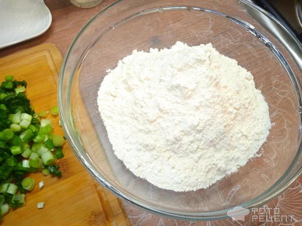 Рецепт: Пирог на кефире - с зелёным луком Рецепт: Пирог на кефире - с зелёным луком