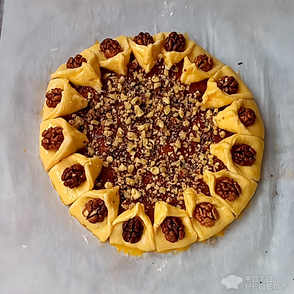 Рецепт: Пирог с курагой и грецкими орехами - вкусно к чаю