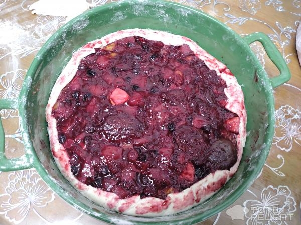 Рецепт: Пирог с замороженными ягодами - с бананами и какао Рецепт: Пирог с замороженными ягодами - с бананами и какао