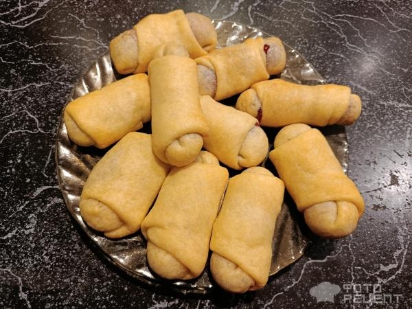 Рецепт: Пирожки с вишней - Вэрзэрэ - молдавские пирожки Рецепт: Пирожки с вишней - Вэрзэрэ - молдавские пирожки