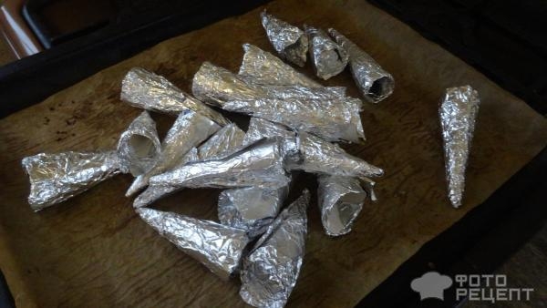 Рецепт: Пирожное из слоеного теста с кремом - быстрый десерт. Рецепт: Пирожное из слоеного теста с кремом - быстрый десерт.