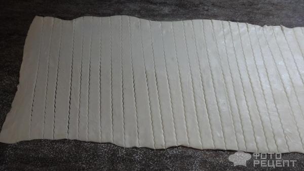 Рецепт: Пирожное из слоеного теста с кремом - быстрый десерт. Рецепт: Пирожное из слоеного теста с кремом - быстрый десерт.