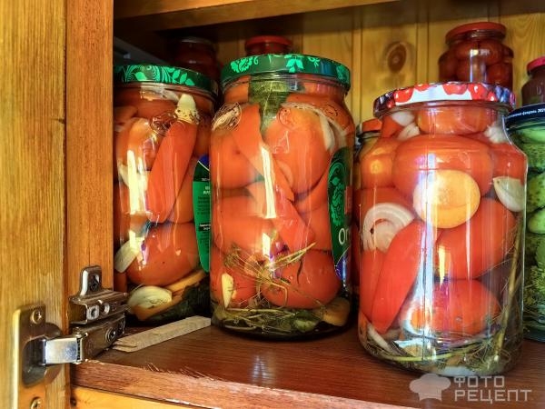 Рецепт: Помидоры на зиму - С добавлением овощей и острого перца. Рецепт: Помидоры на зиму - С добавлением овощей и острого перца.