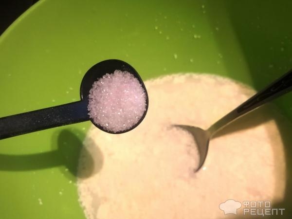 Рецепт: Пресное тесто для пиццы - на сыворотке и сама пицца Рецепт: Пресное тесто для пиццы - на сыворотке и сама пицца