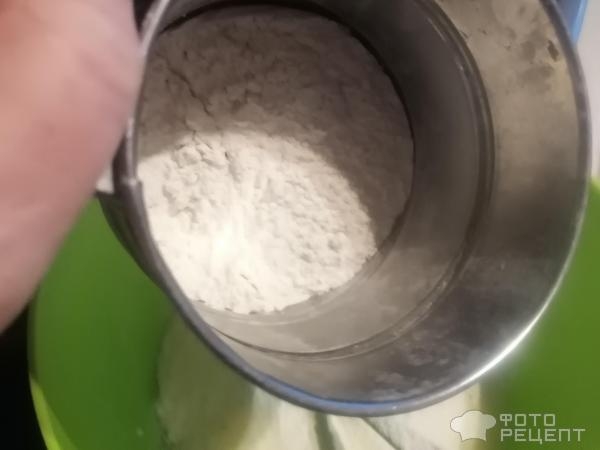 Рецепт: Пресное тесто для пиццы - на сыворотке и сама пицца Рецепт: Пресное тесто для пиццы - на сыворотке и сама пицца