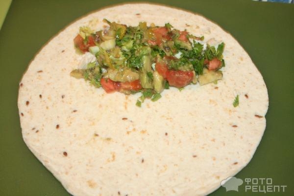 Рецепт: Ролл с курицей - на манер буррито Рецепт: Ролл с курицей - на манер буррито