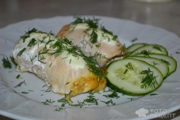 Рецепт: Рулетики из куриного филе - С сыром, творогом, пряностями и сметаной
