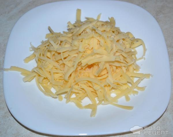 Рецепт: Рулетики из куриного филе - С сыром, творогом, пряностями и сметаной