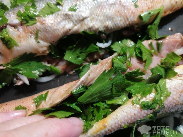 Рецепт: Рыба, запеченная с картошкой в духовке - "красноглазка по-домашнему" Рецепт: Рыба, запеченная с картошкой в духовке - "красноглазка по-домашнему"