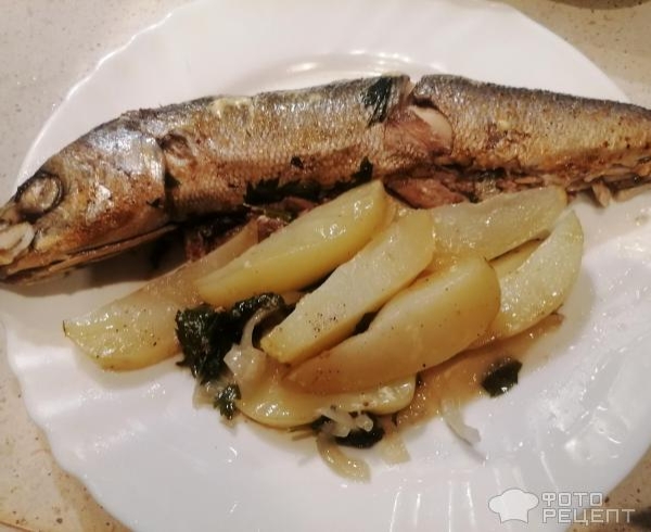 Рецепт: Рыба, запеченная с картошкой в духовке - "красноглазка по-домашнему" Рецепт: Рыба, запеченная с картошкой в духовке - "красноглазка по-домашнему"
