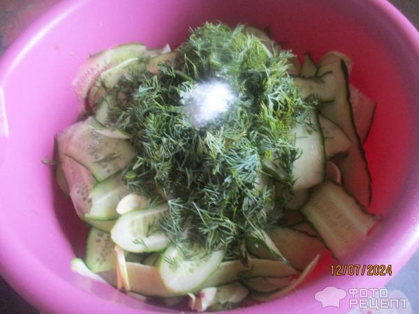 Рецепт: Салат из кабачков и огурцов - весенний Рецепт: Салат из кабачков и огурцов - весенний