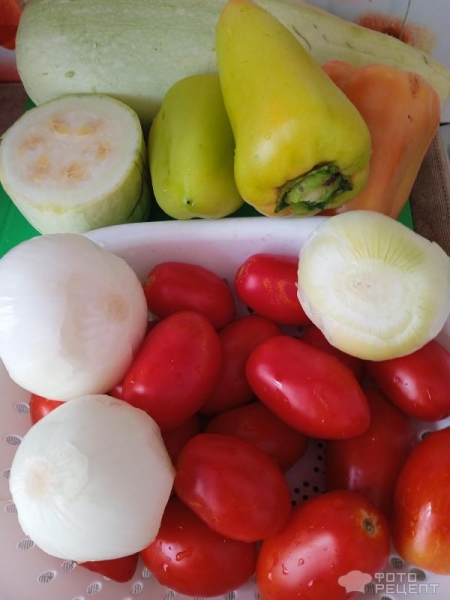 Рецепт: Салат из кабачков на зиму "Анкл Бенс" - Бюджетный по цене, готовится быстро, съедается в первую очередь Рецепт: Салат из кабачков на зиму "Анкл Бенс" - Бюджетный по цене, готовится быстро, съедается в первую очередь