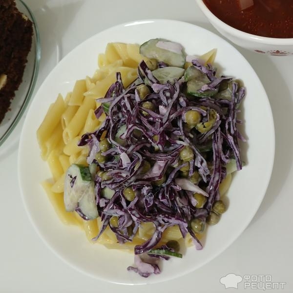 Рецепт: Салат из краснокочанной капусты с горошком и огурцами - Рецепт лёгкого и питательного овощного салата Рецепт: Салат из краснокочанной капусты с горошком и огурцами - Рецепт лёгкого и питательного овощного салата