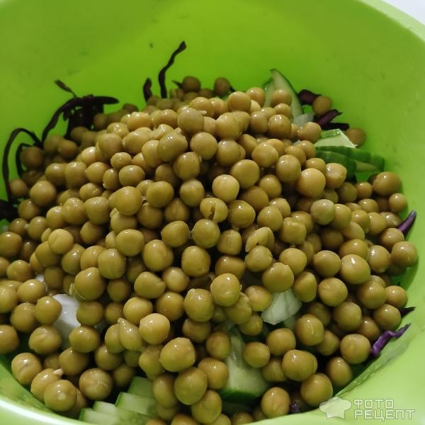 Рецепт: Салат из краснокочанной капусты с горошком и огурцами - Рецепт лёгкого и питательного овощного салата Рецепт: Салат из краснокочанной капусты с горошком и огурцами - Рецепт лёгкого и питательного овощного салата