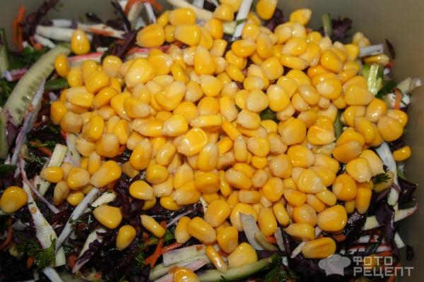 Рецепт: Салат из краснокочанной капусты - с крабовыми палочками и овощами Рецепт: Салат из краснокочанной капусты - с крабовыми палочками и овощами