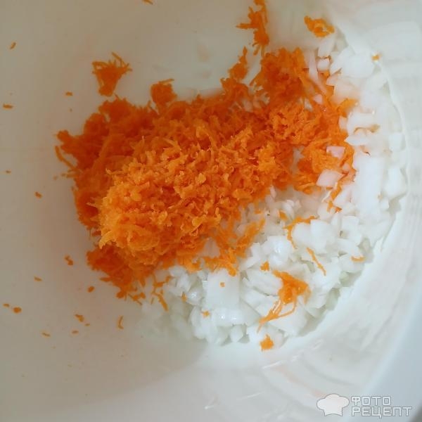 Рецепт: Салат из моркови с сыром и чесноком - Два варианта морковного салата: из варёной и сырой моркови. Салат-закуска и паштет для бутербродов.