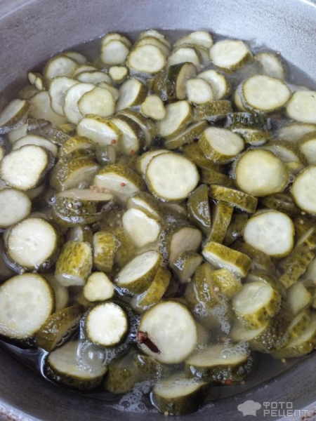 Рецепт: Салат из огурцов на зиму - Только огурцы и семена горчицы: но как же это быстро и вкусно! Рецепт: Салат из огурцов на зиму - Только огурцы и семена горчицы: но как же это быстро и вкусно!