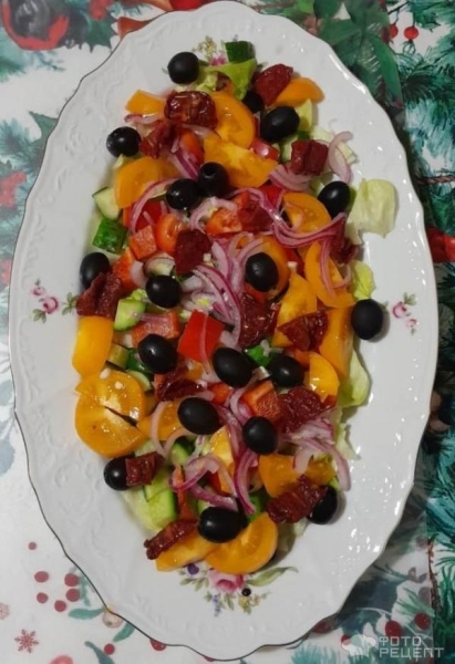 Рецепт: Салат из перца сладкого и брынзы - С вялеными помидорами Рецепт: Салат из перца сладкого и брынзы - С вялеными помидорами