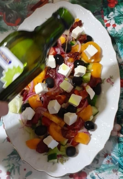 Рецепт: Салат из перца сладкого и брынзы - С вялеными помидорами Рецепт: Салат из перца сладкого и брынзы - С вялеными помидорами
