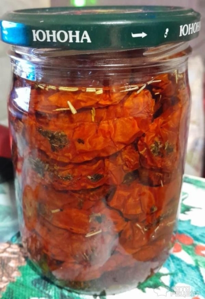 Рецепт: Салат из перца сладкого и брынзы - С вялеными помидорами Рецепт: Салат из перца сладкого и брынзы - С вялеными помидорами