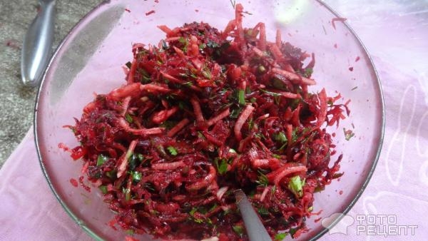 Рецепт: Салат из сырой свеклы и моркови - Простой , вкусный салат . Рецепт: Салат из сырой свеклы и моркови - Простой , вкусный салат .