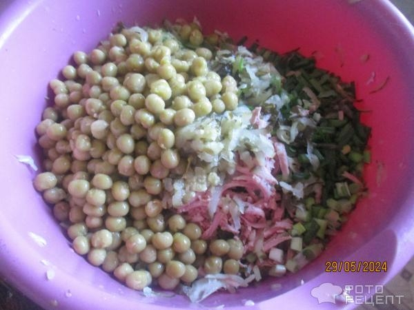 Рецепт: Салат "Из того, что под рукой" - весенний Рецепт: Салат "Из того, что под рукой" - весенний