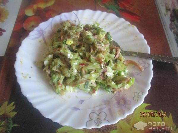 Рецепт: Салат "Из того, что под рукой" - весенний Рецепт: Салат "Из того, что под рукой" - весенний