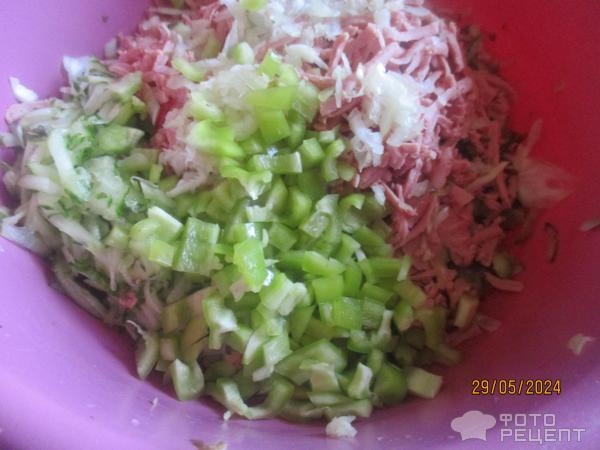 Рецепт: Салат "Из того, что под рукой" - весенний Рецепт: Салат "Из того, что под рукой" - весенний